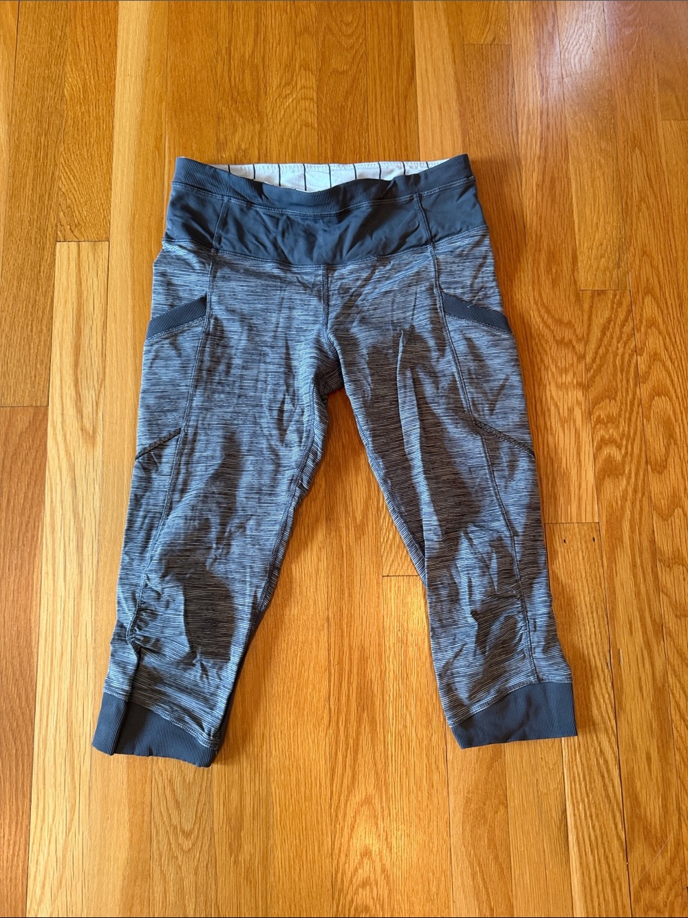 lululemon athletica Girls Gray Capri Leggings